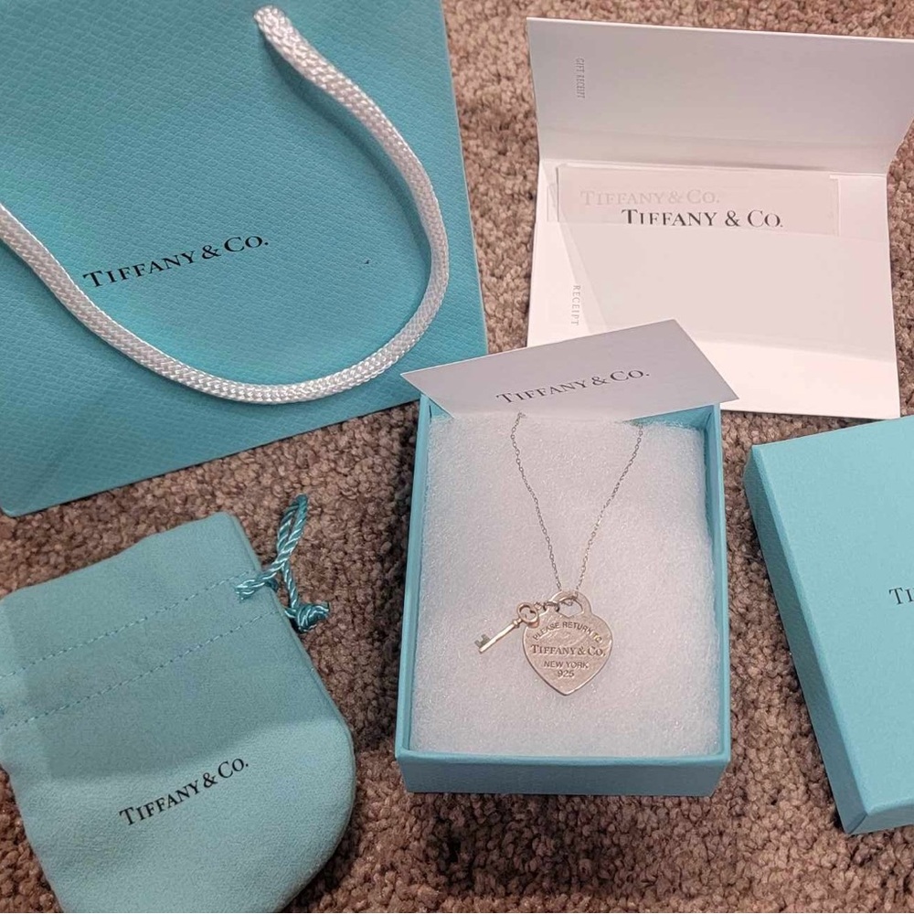 Tiffany & Co. Silver Return to Heart Rubedo Key 15”Pendant Necklace